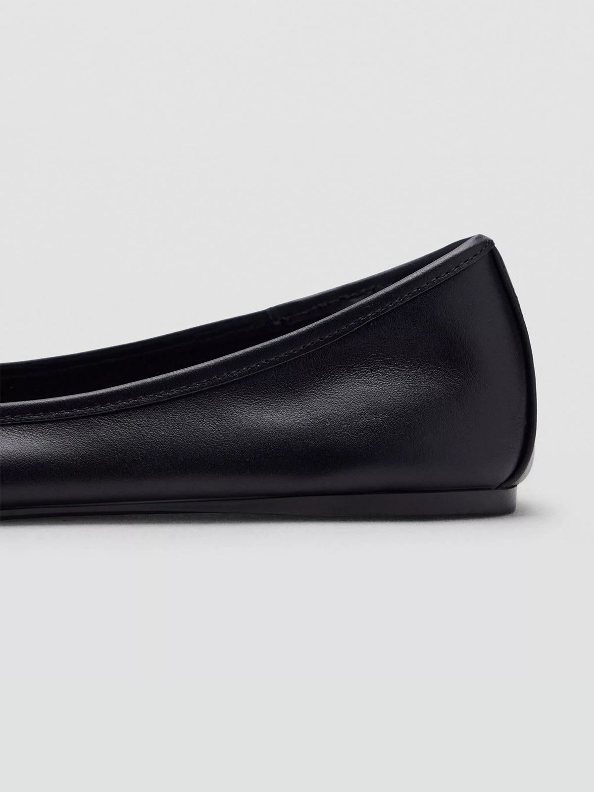 Black Round-Toe Simple Front Bow Slip-On Ballet Flats