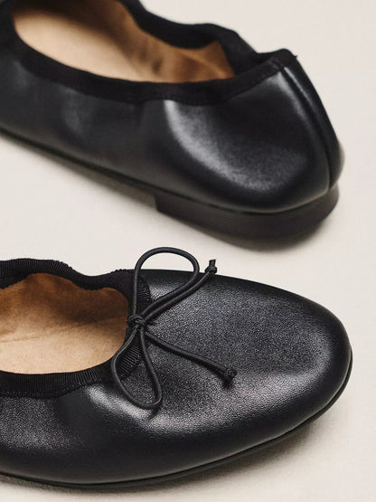 Black Round-Toe Slip-On Classic Ballet Flats With Front Bow