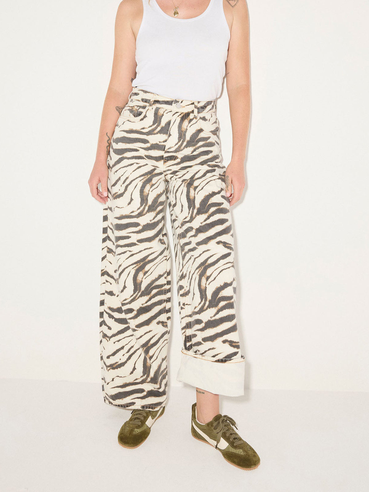 Coffee Cow Suede And Cloth And Cow Leather Square-Toe Lace-Up Sneakers