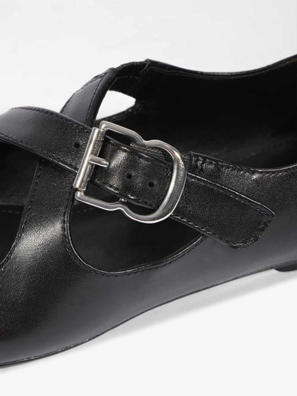 Black Square-Toe Chic Crossed Strap With Buckle Slip-On Flats