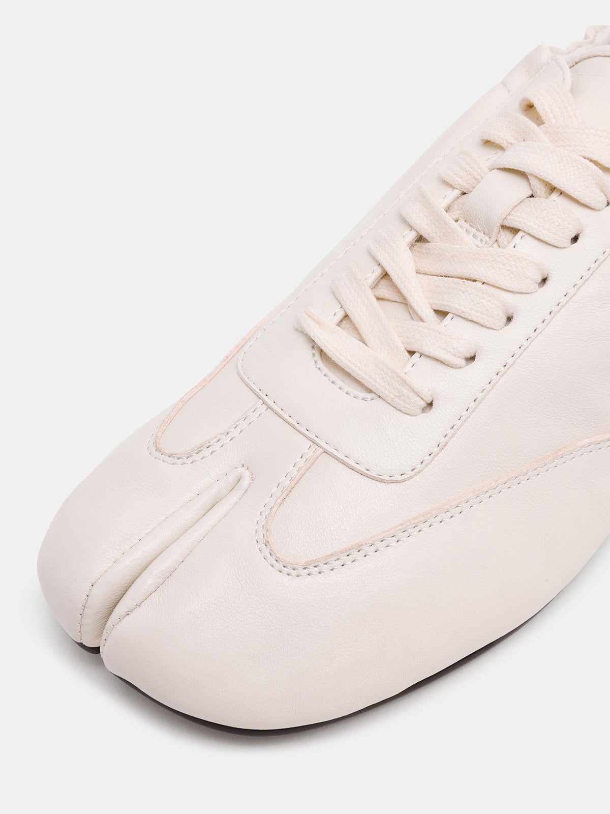 White Split-Toe Classic Lace-Up Flats Sneakers