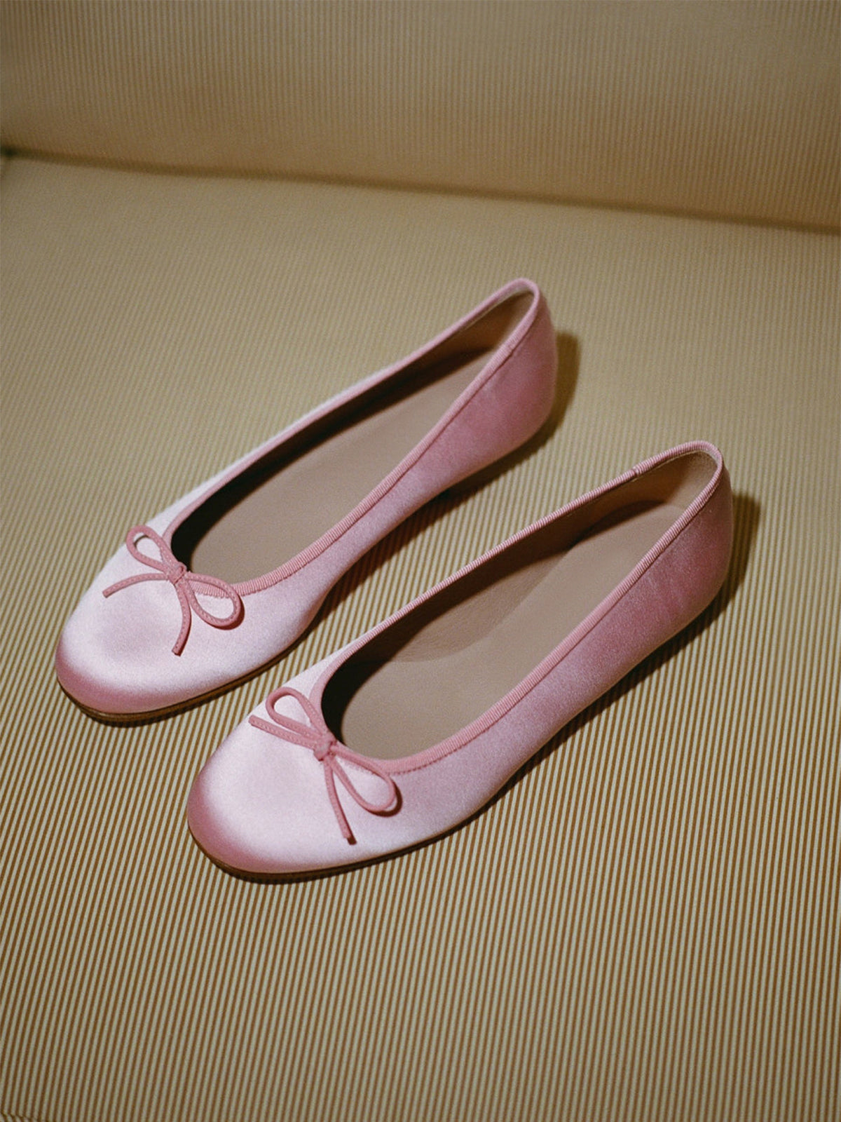 Slip-On Round-Toe Front Bow Simple Ballet Flats - Pink Satin