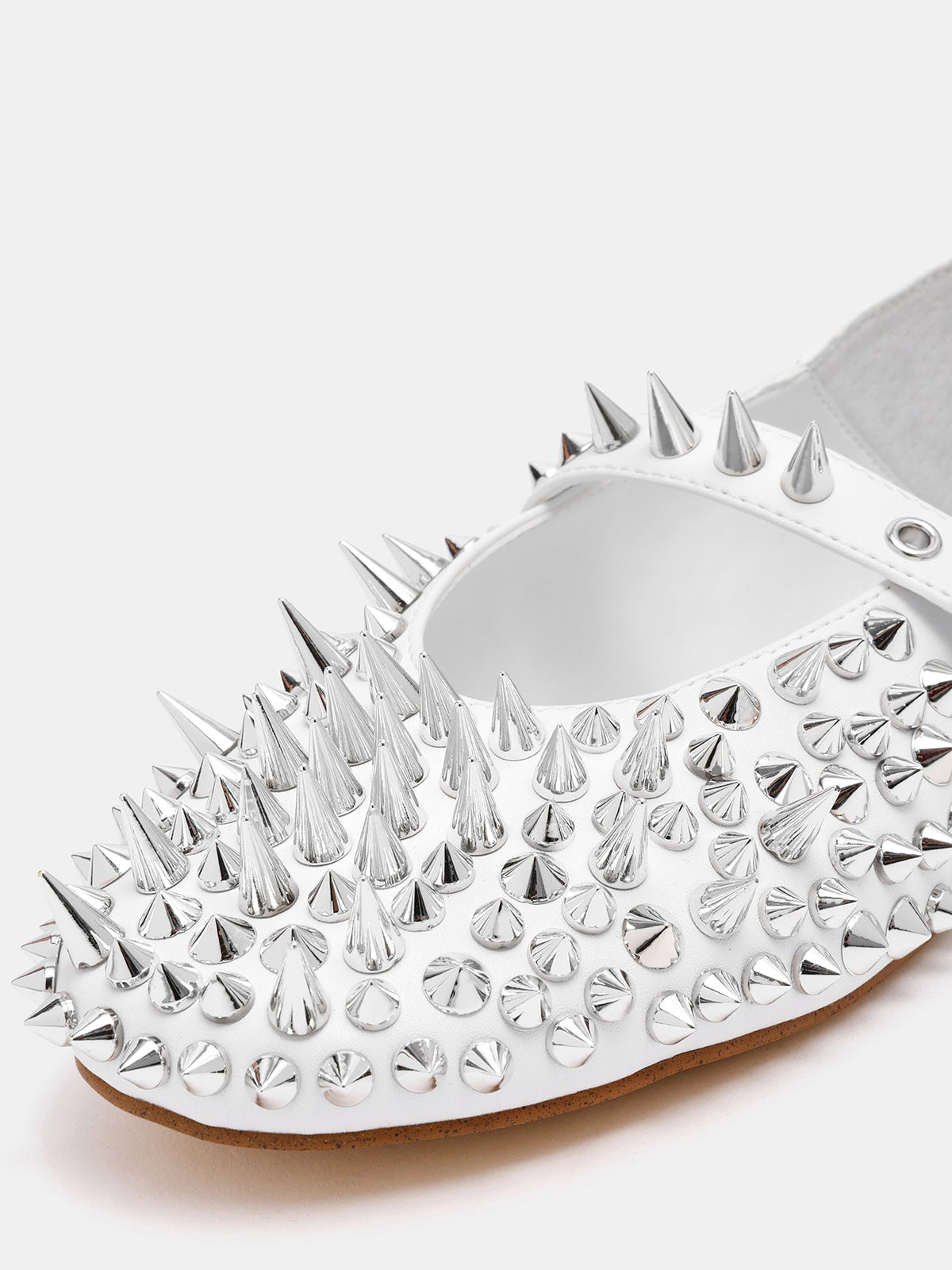 White Round-Toe Full Rivet And Middle Strap Chic Ballet Flats