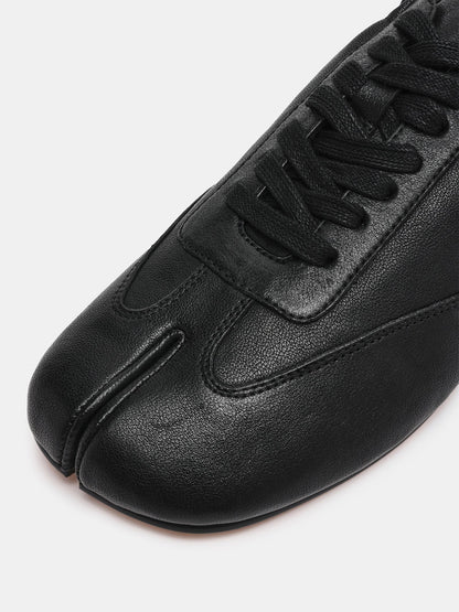 Black Split-Toe Classic Lace-Up Flats Sneakers