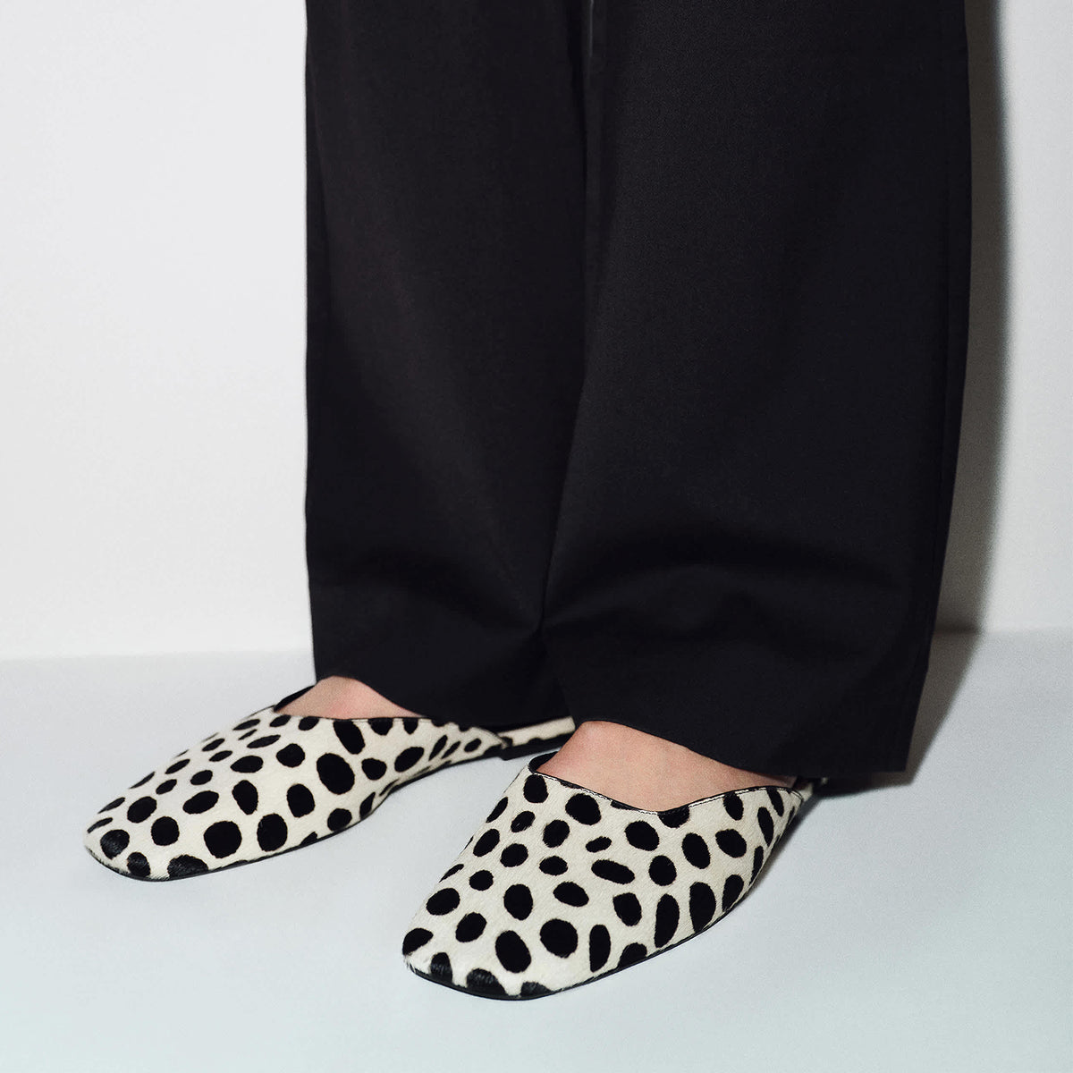 Slip-On Square-Toe Backless Mules Flats - Black And White