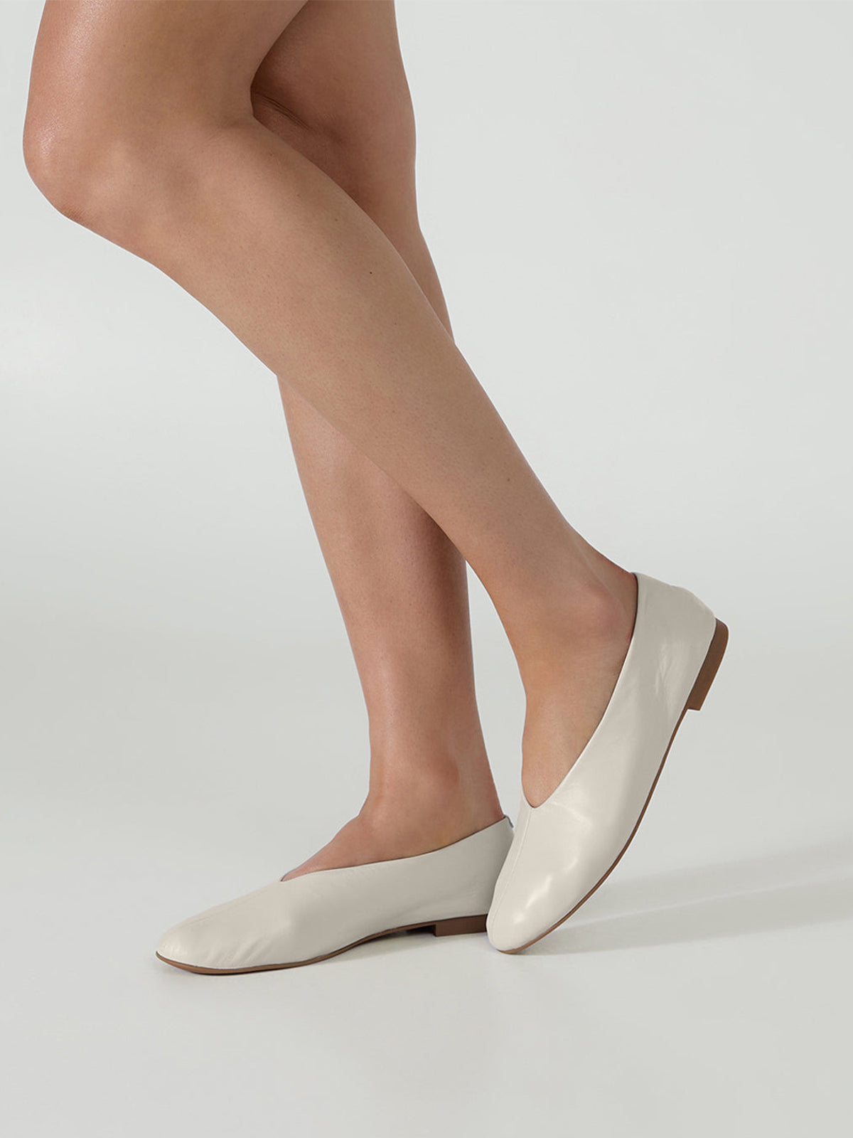 Round-Toe Chic Slip-On Ballet Simple Flats - Ivory