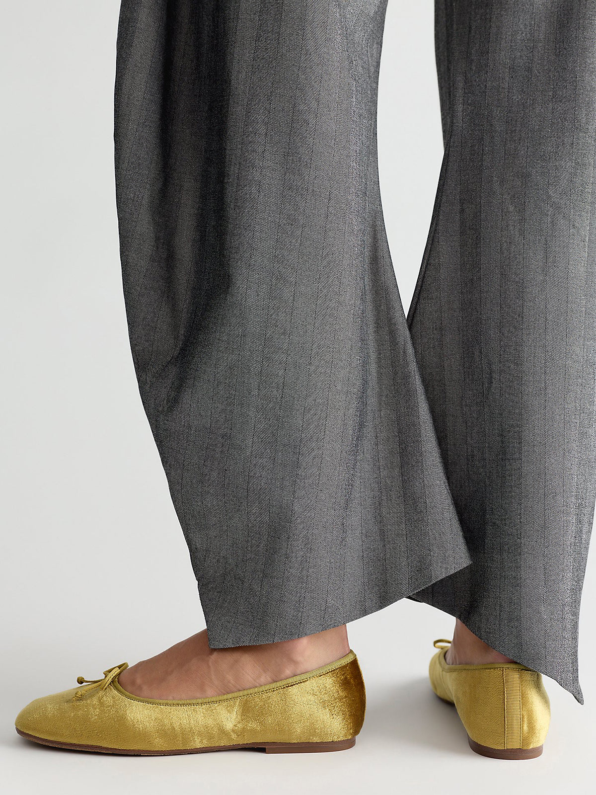 Chic Square-Toe Slip-On Sleek Ballet Flats - Green Velvet