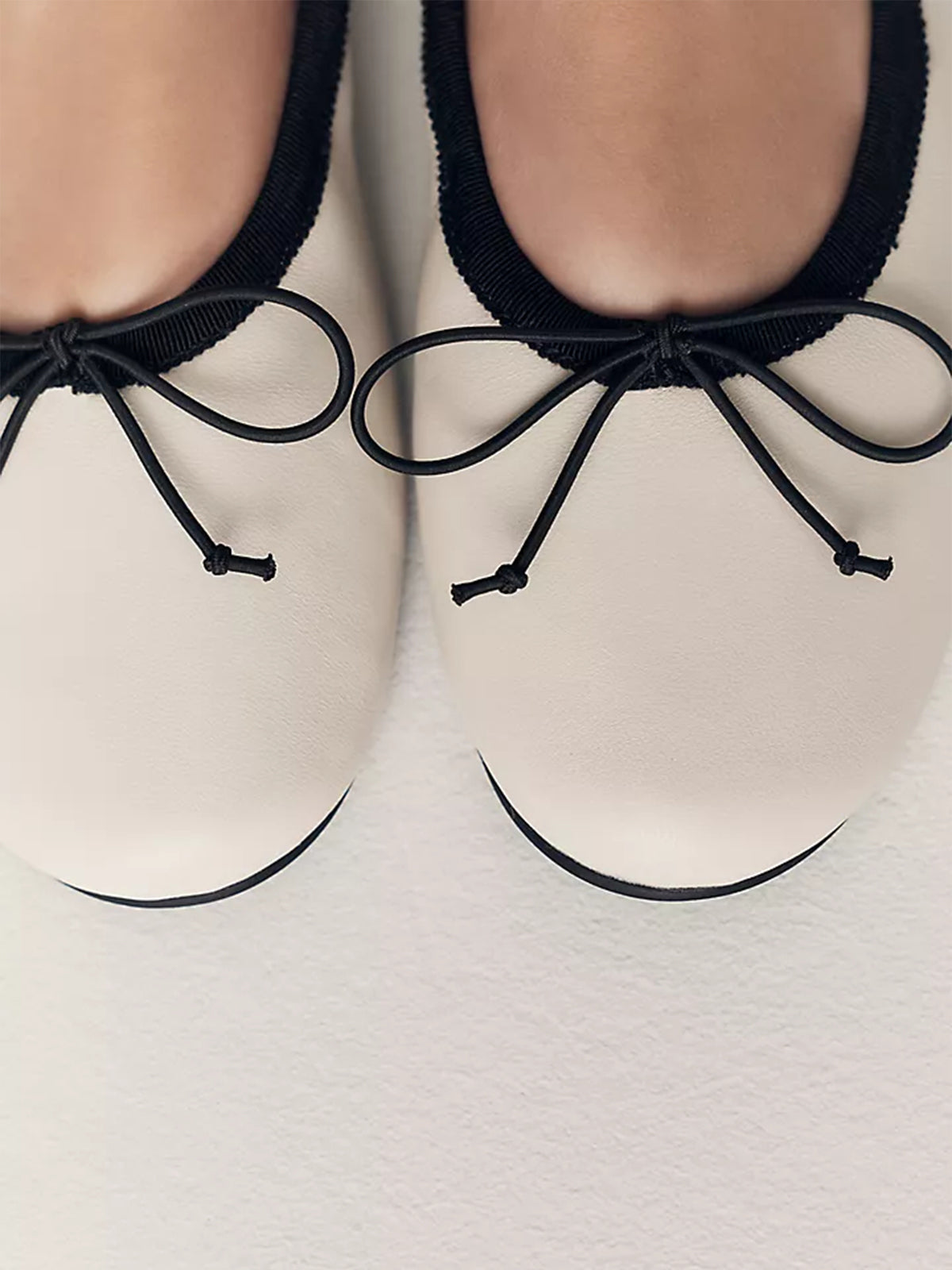 Ivory Round-Toe Slip-On Classic Ballet Flats With Front Bow