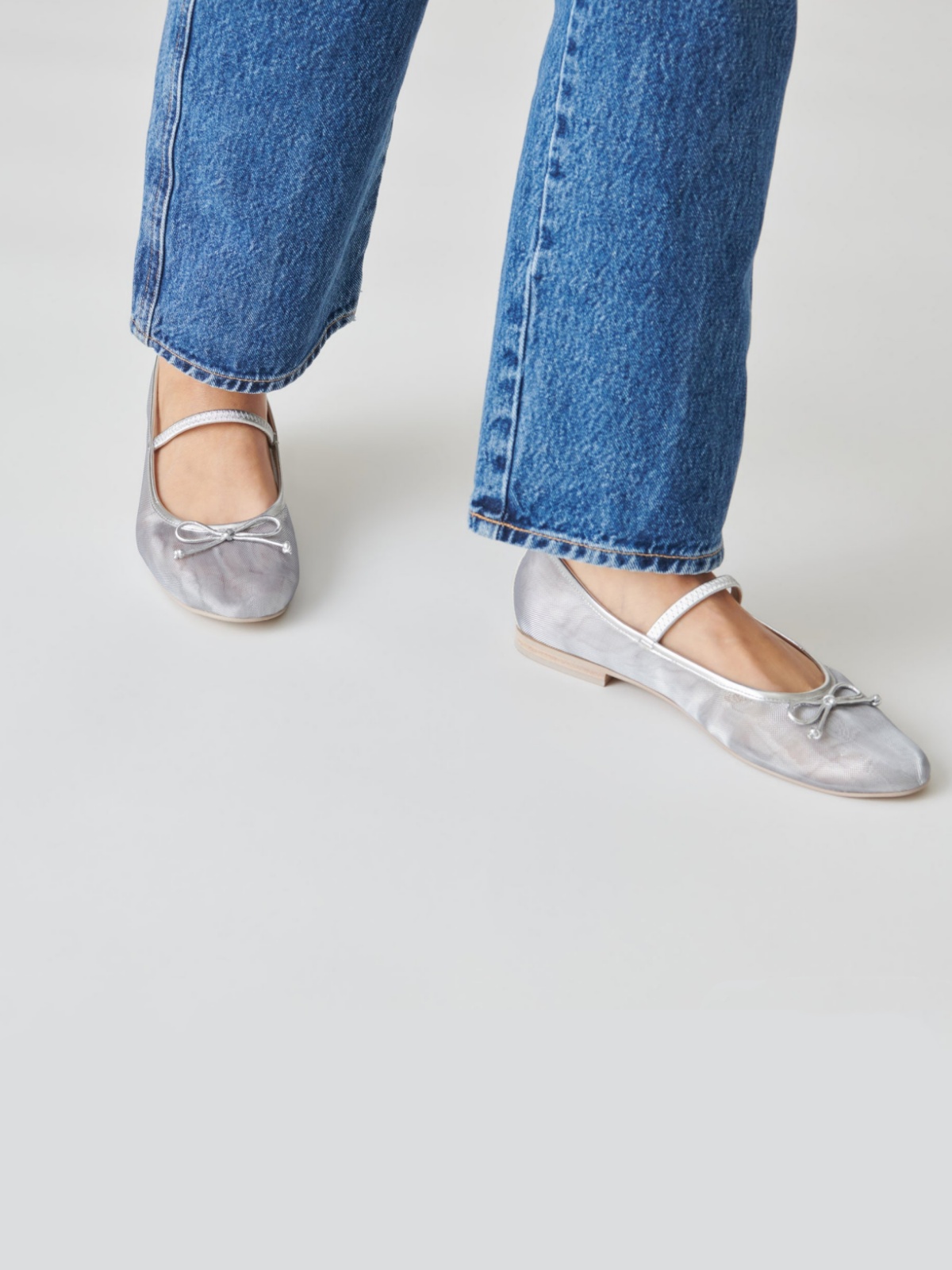 Bow Round-Toe Ballet Flats Mary Janes in Metallic Silver Mesh