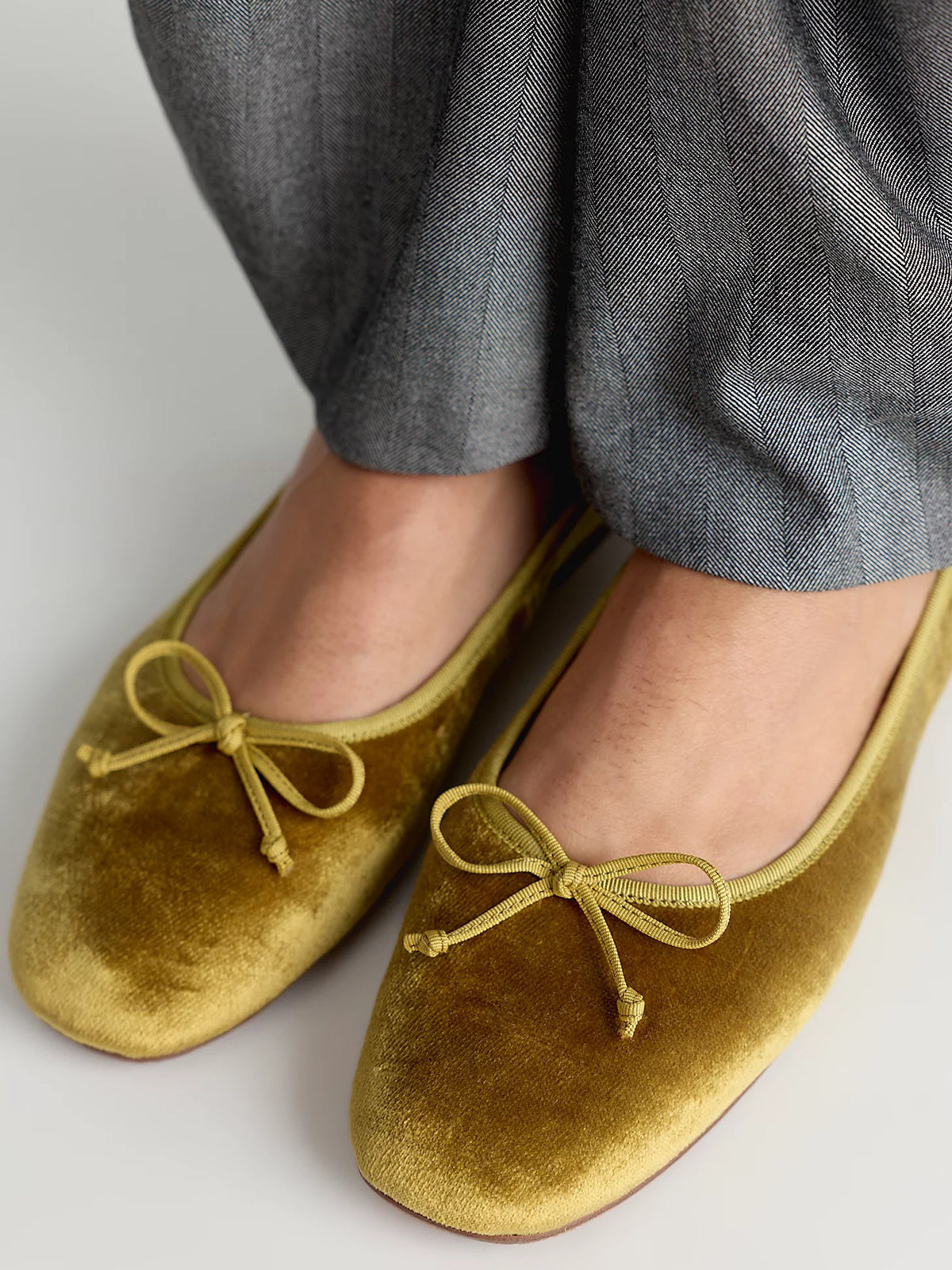 Chic Square-Toe Slip-On Sleek Ballet Flats - Green Velvet