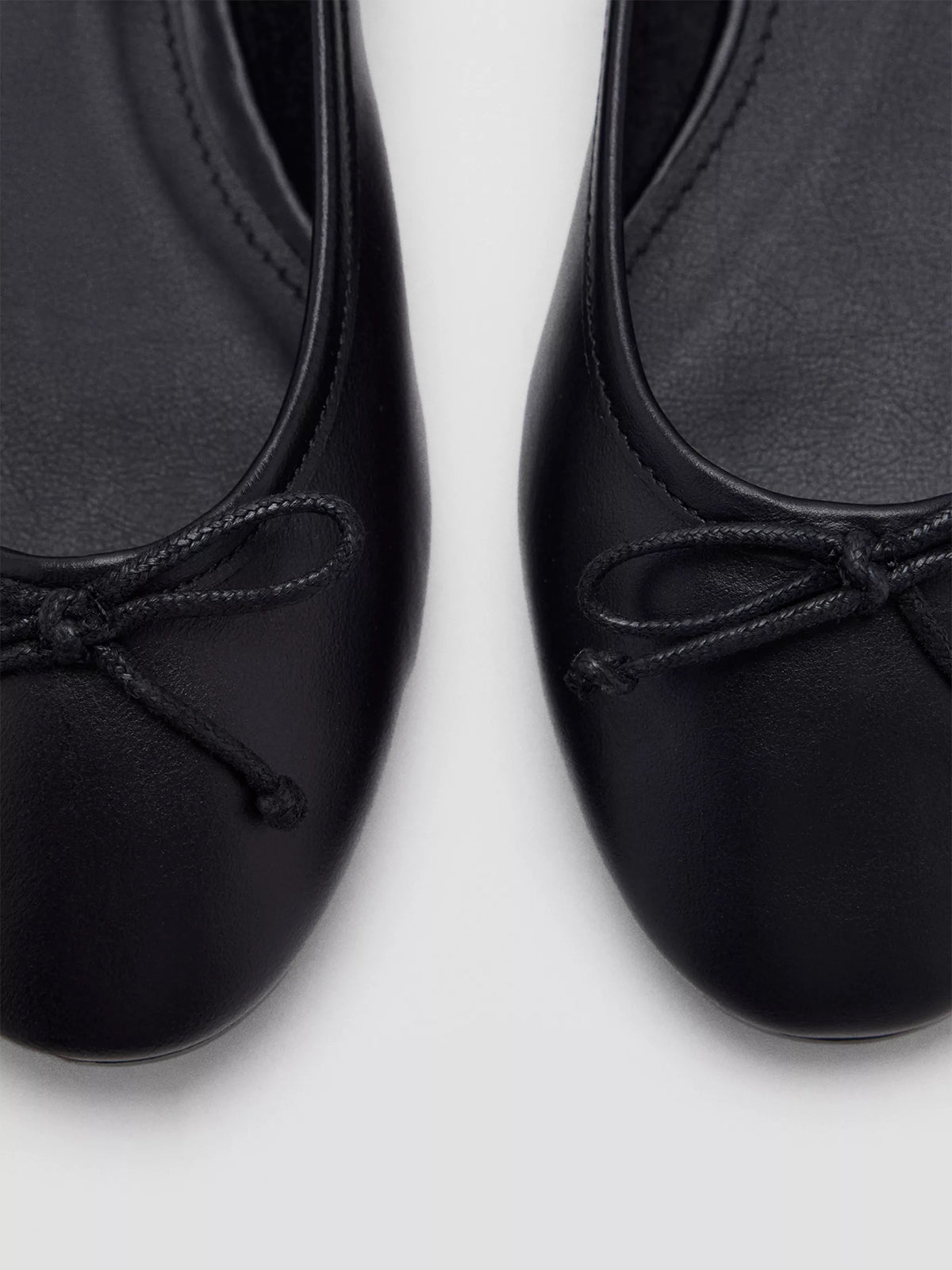 Black Round-Toe Simple Front Bow Slip-On Ballet Flats