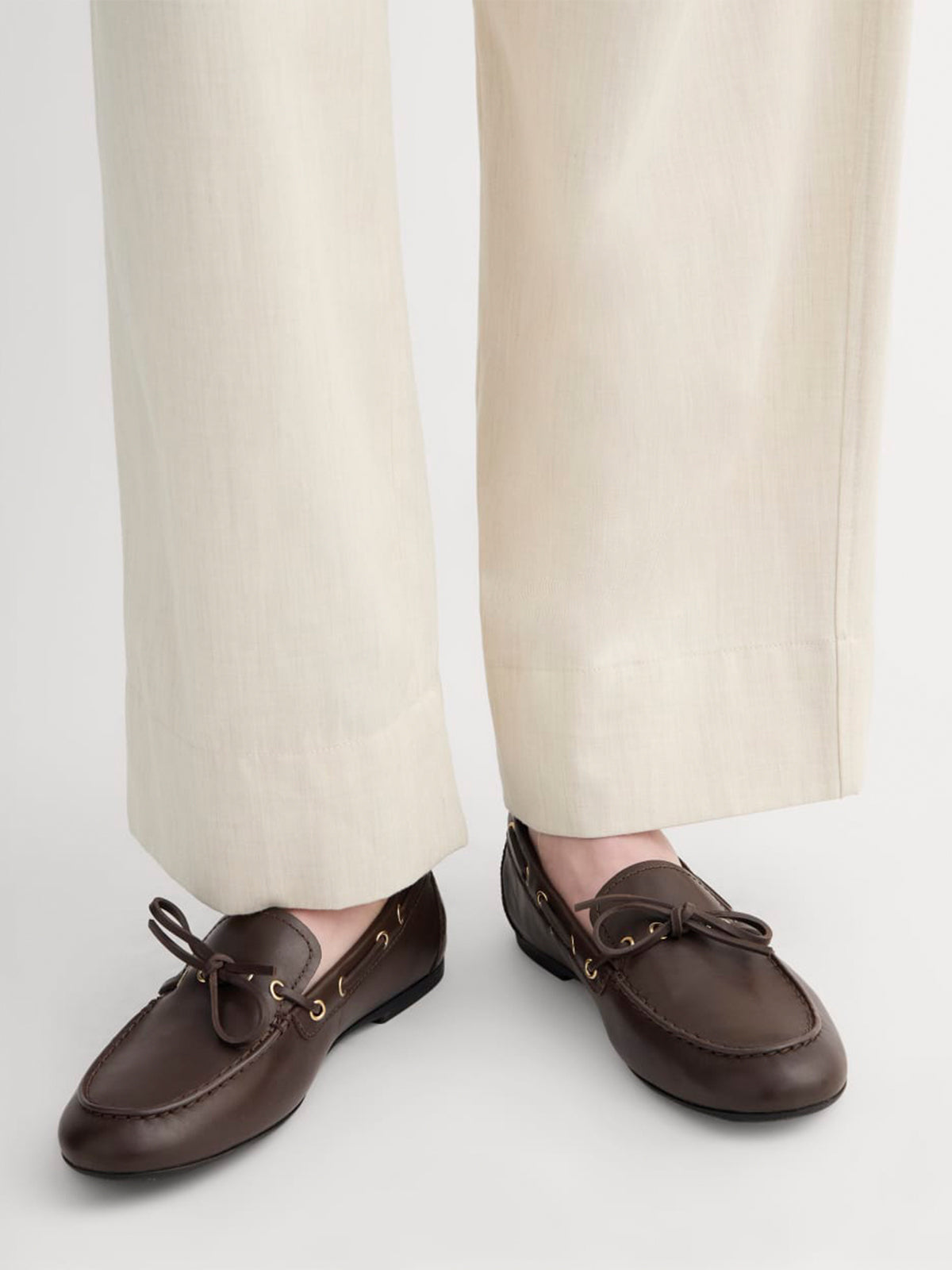 Dark Brown Round-Toe Front Bow And Lace Edge With Eyelets Flats