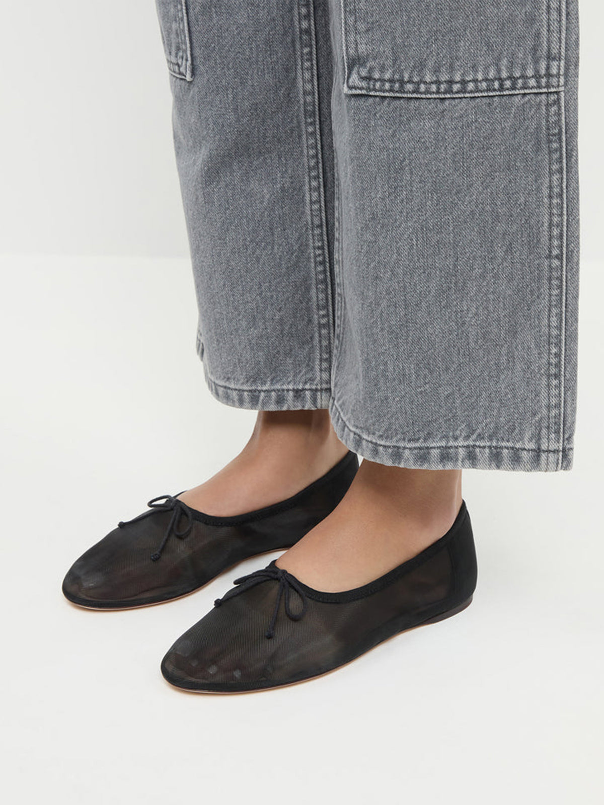 Black Round-Toe Chic Front Bow Slip-On Ballet Flats