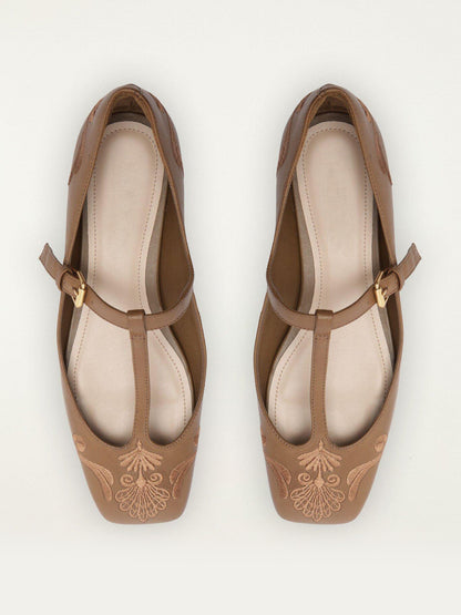Caramel Square-Toe Middle Strap Chic Embroidery Ballet Flats