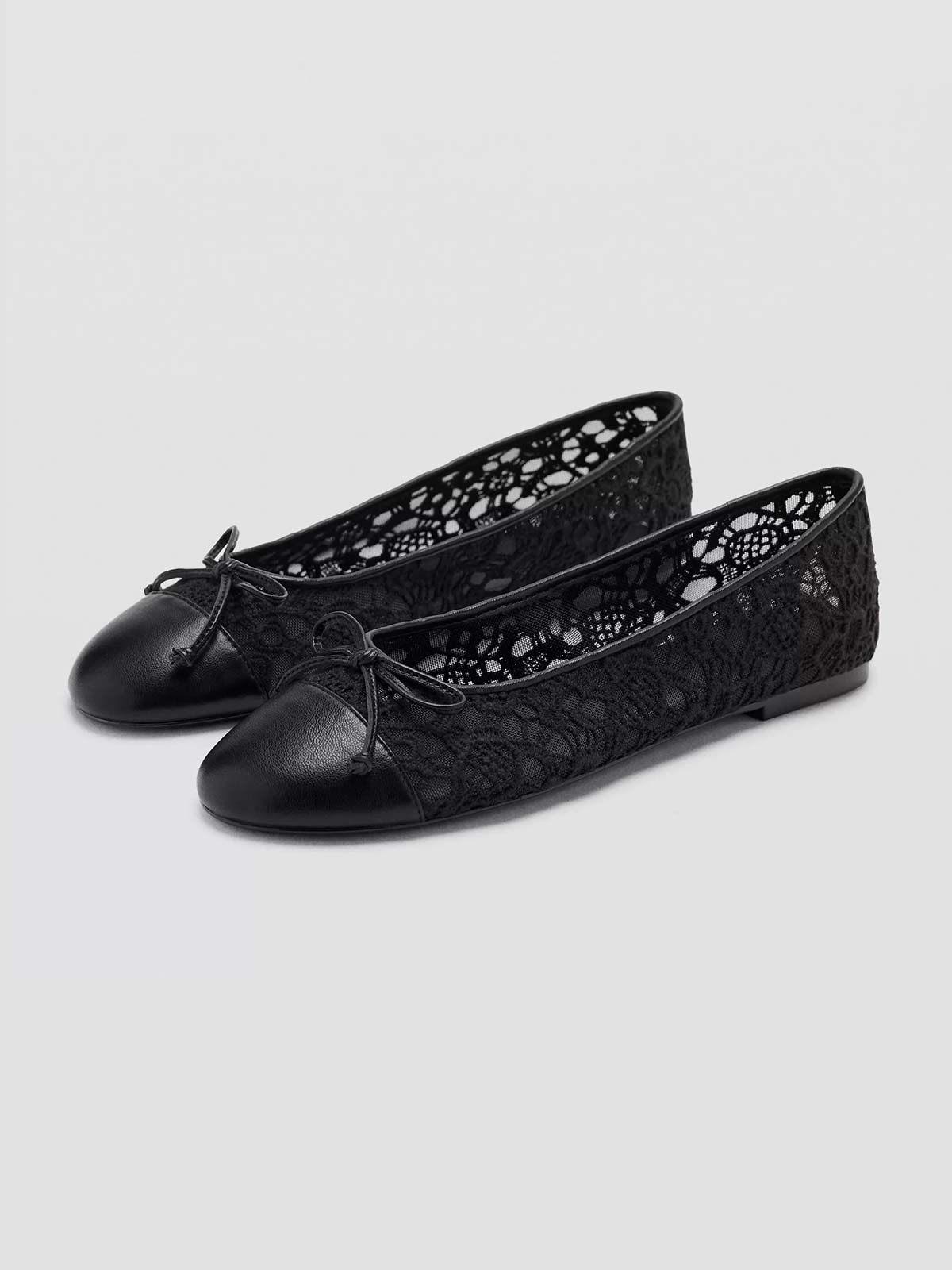 Black Lace Mesh And Vegan Leather Round-Toe Front Bow Chic Ballet Flats