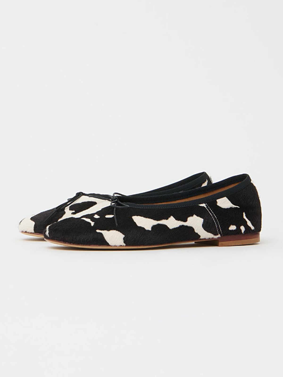Cow Pattern Round-Toe Simple Chic Ballet Flats With Front Bow