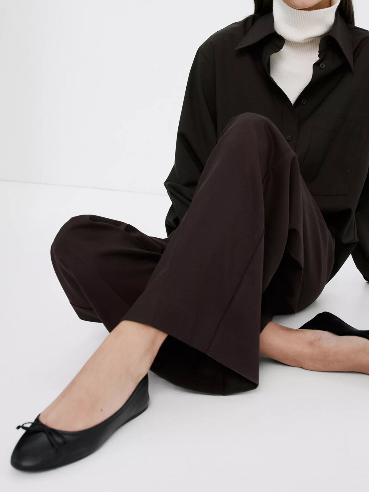 Black Round-Toe Simple Front Bow Slip-On Ballet Flats