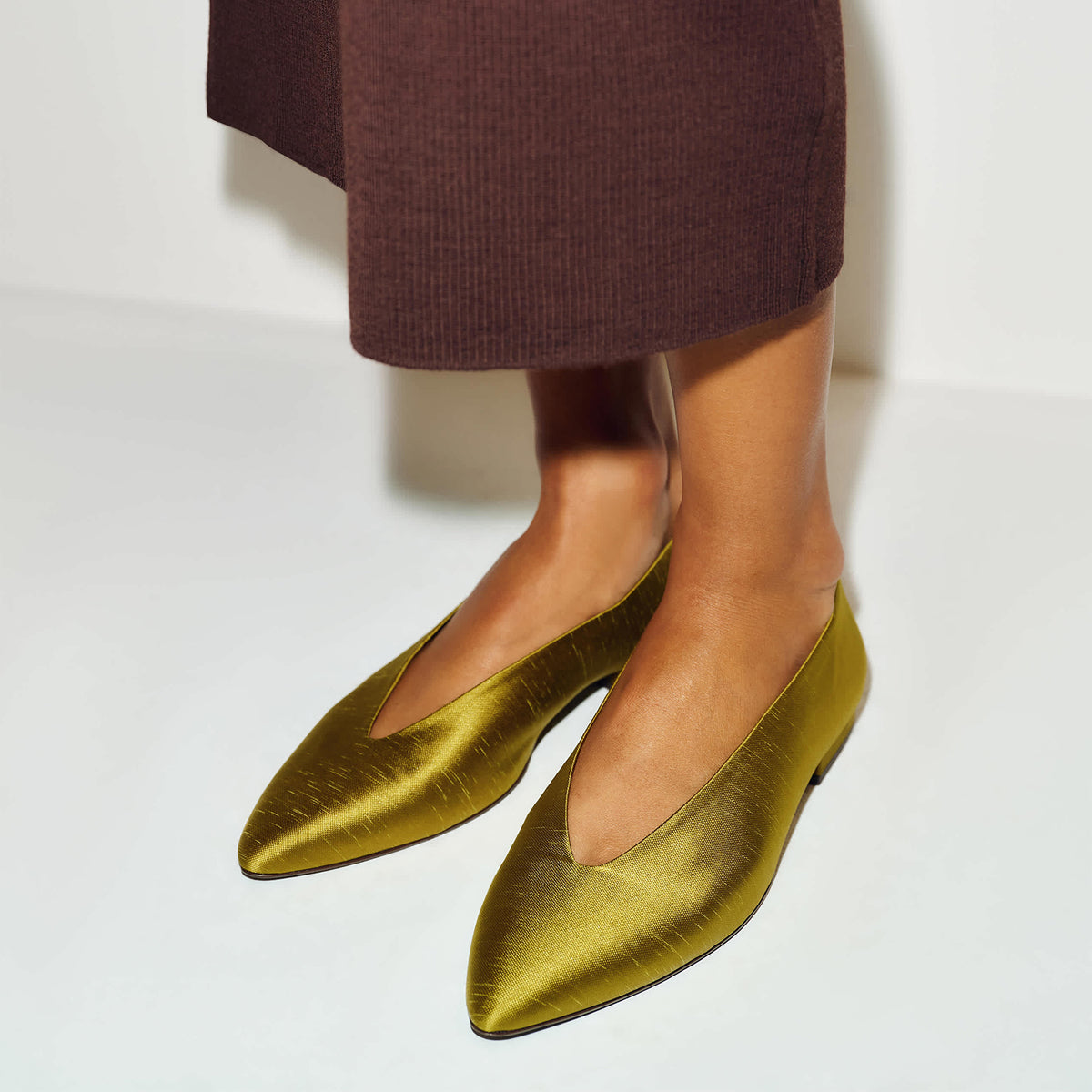 Chic Slip-On Pointed-Toe Simple Ballet Flats - Champagne Satin