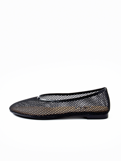 Fishnet Round-Toe Slip-On Ballet Flats in Black