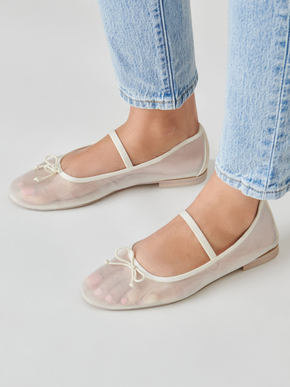 Bow Round-Toe Ballet Flats Mary Janes in White Mesh