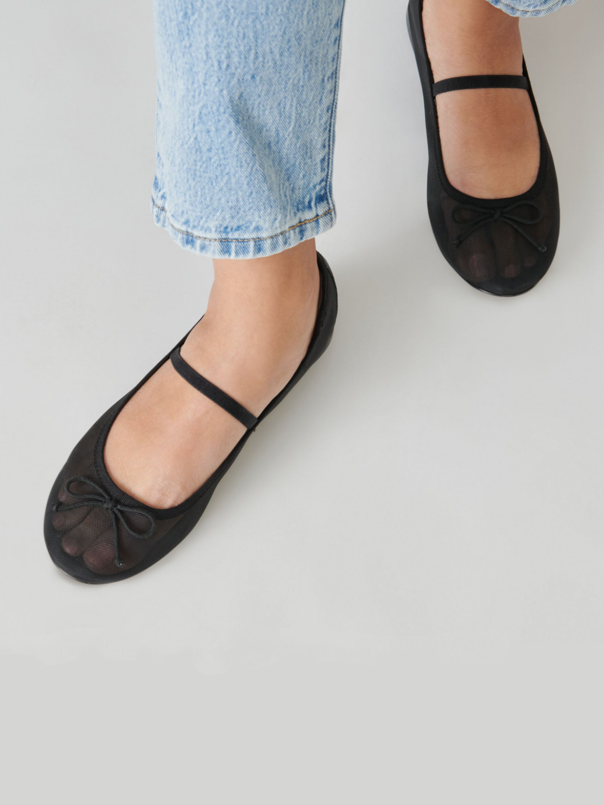 Bow Round-Toe Ballet Flats Mary Janes in Black Mesh